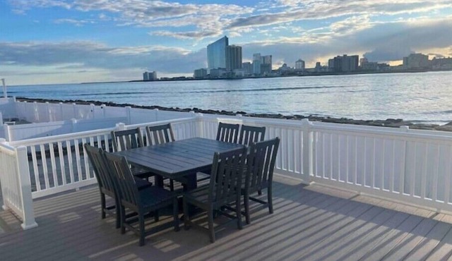 Beachfront Bliss with Views! Perfect for families
