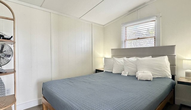 Beachfront Pet Friendly Tiny Home [Shoreline Bliss]