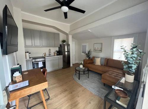 Beachy 1BDRM King Bed Downtown St. Pete