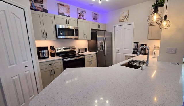 Beautiful 2BR/2BA 1st floor Remodeled Condo in Sarasota Near UTC, Lido & Siesta