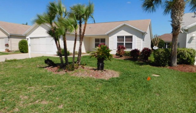 Beautiful 3/2 Designer Home, WiFi, golf cart and 40 executive golf courses