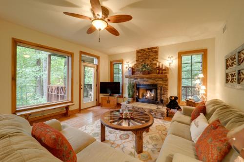 Beautiful Condo in the Mountain Air Community