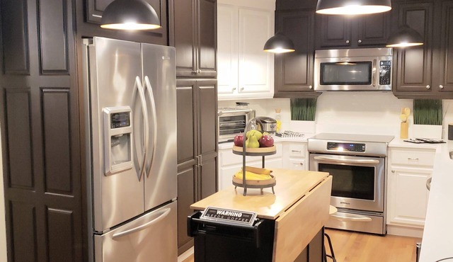 Best Home by Winter Park Hospital, Rollins College and Park Ave !