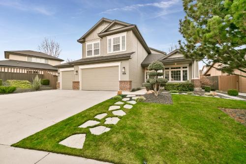 Boise Hills Luxurious Retreat