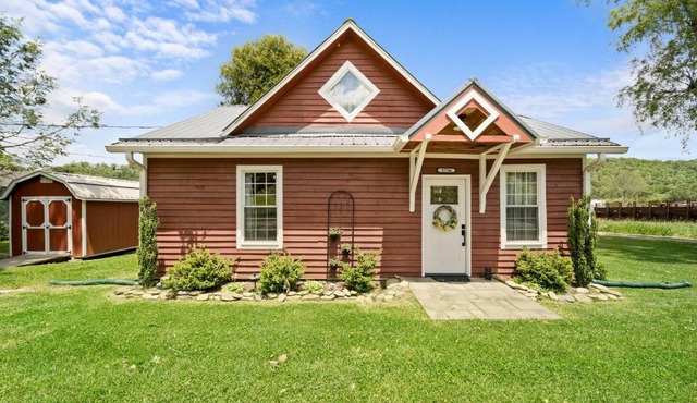 Broadstone Cottage