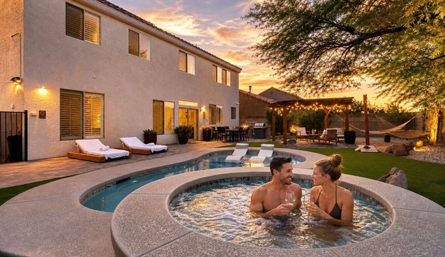 Buddha Estate#4 - Great neighborhood, Sparkling pool and Hot tub, EV Charger, Games