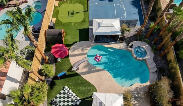 Buddha Play | Modern | Pool & Spa Near Vegas strip