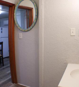 California Ave - 2 BR - Home Away from Home!