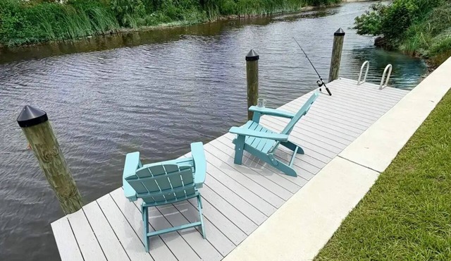 Canal Home w/Heated Saltwater Pool & Fun Games!