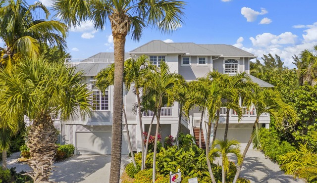 Captiva's Finest Multi-Generation Consistent 5-Star Vacation Home!