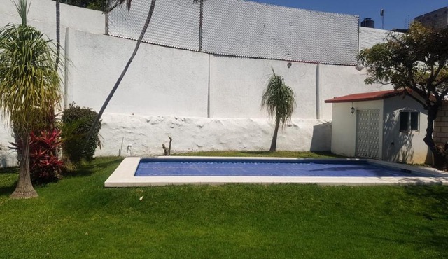 Casa Cuernavaca con alberca en fraccionamiento