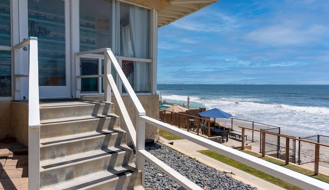 Casa De Los Sueños - Located on the Beach