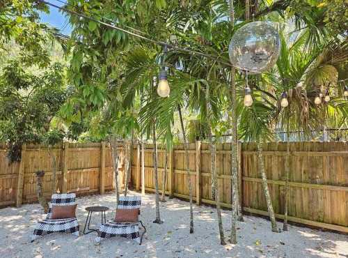 Casa Eden - Half mile to Lauderdale Marine Center - 4 bedrooms - 2 bathrooms