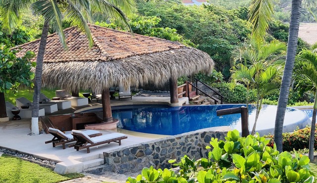Casa Manzanillo Boutique Hotel