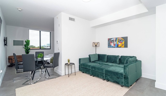 Central 1BR in Miami Near Wynwood and Marlins Park