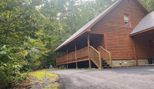 Charming 3-bedroom cabin with WiFi, AC in peaceful Clarkesville/Helen