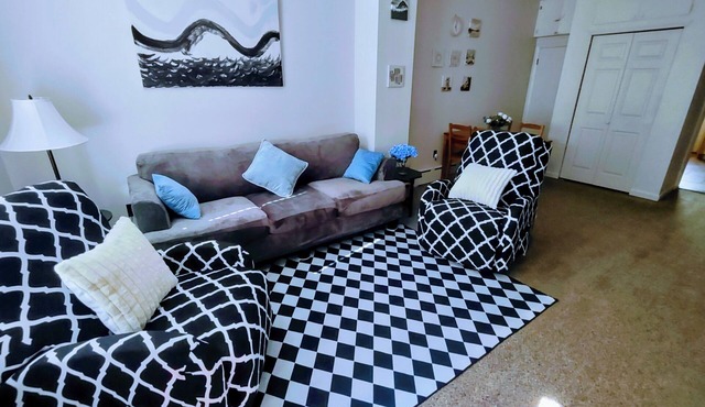 Charming 3-bedroom house in fabulous Philadelphia with WiFi, AC