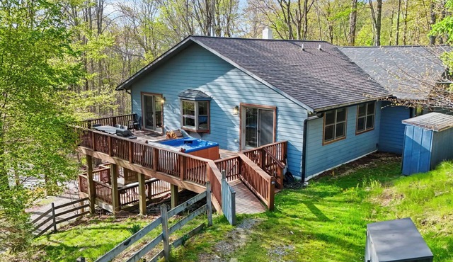 Charming 5-bedroom house with AC in Beech Mountain