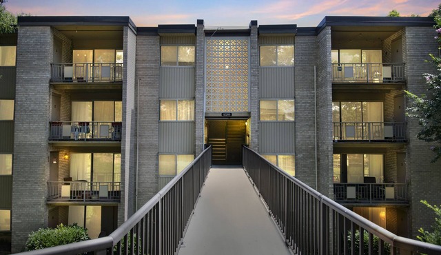 Charming Condo in North Bethesda by RedAwning