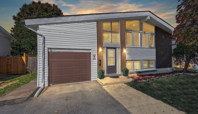 Charming Kingston Home w/Private Yard & Peaceful Vibes — Family Friendly!