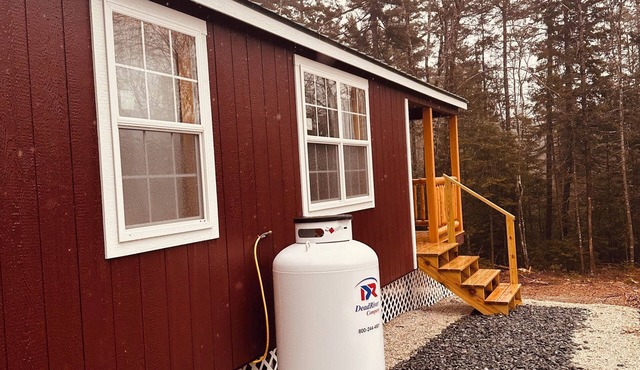 Charming Red Surry Cabin close to Acadia National Park and Bar Harbor