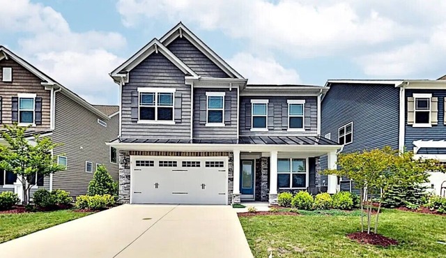 Charming Retreat at Beach Club, Spacious 4 Bedroom House, Minutes to Bethany
