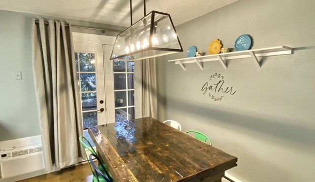 Cheerful 2 bedroom Best Value in NW Boise; 10 min to downtown