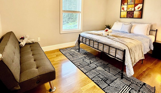 Chic 3BR1.5BA City Stay - Near T + Parking