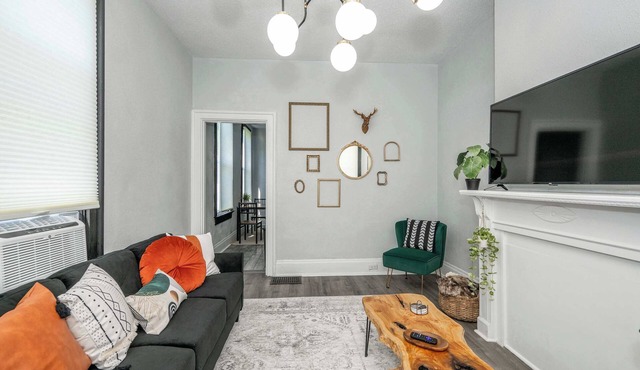 Chic, Modern Gem with Style