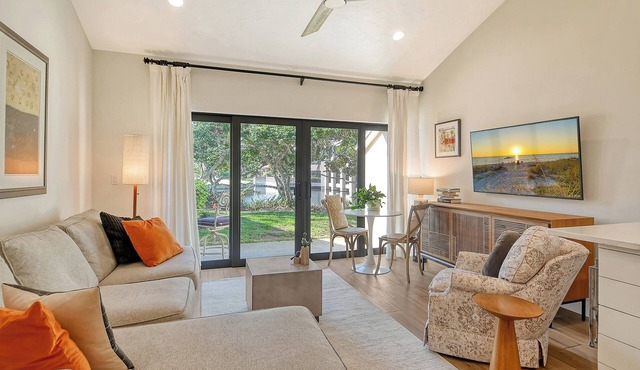 Classy 1/1 Condo Pond View in The Meadows