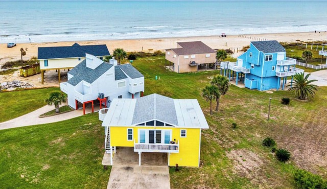 Coastal/Cozy- Steps to the sand and sea