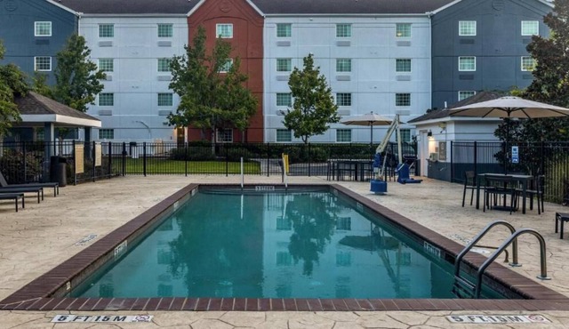 Comfort & Convenience! 4 Relaxing Rooms w/ Kitchen, Close to Berkley Place Park
