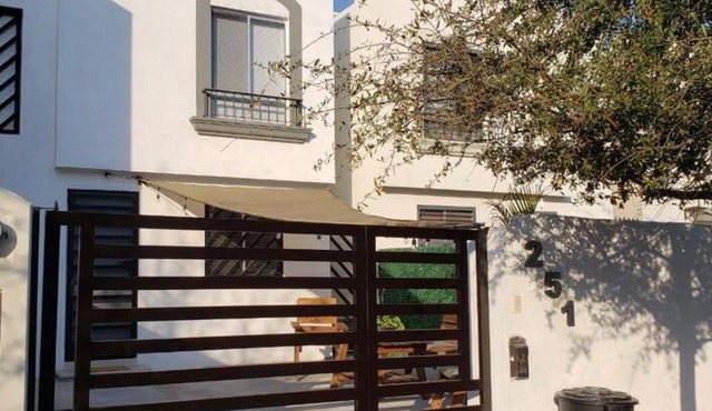 Comfortable and private house 2 Bedrooms Wifi Parking Free