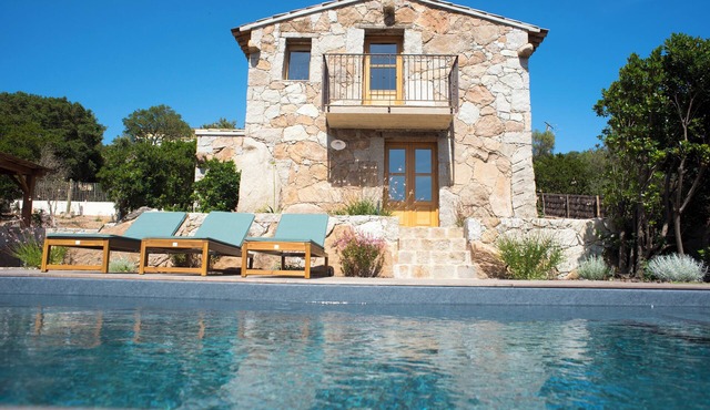 Comfortable sheepfold, unobstructed view and private pool in Sotta