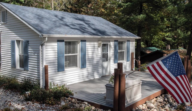 Comfy Cottage! A comfy home away from home!