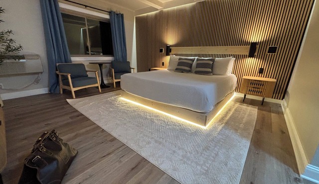 Connecting King + 2 Queen Suite | Ideal for Families & Groups