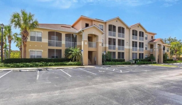 Convenient location to all stores. Cozy furnished home. All amenities!