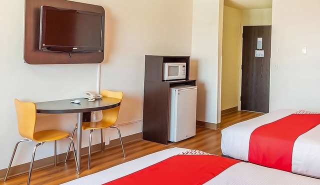 Convenient Stay, Superb Location! 3 Convenient Units, Free Parking