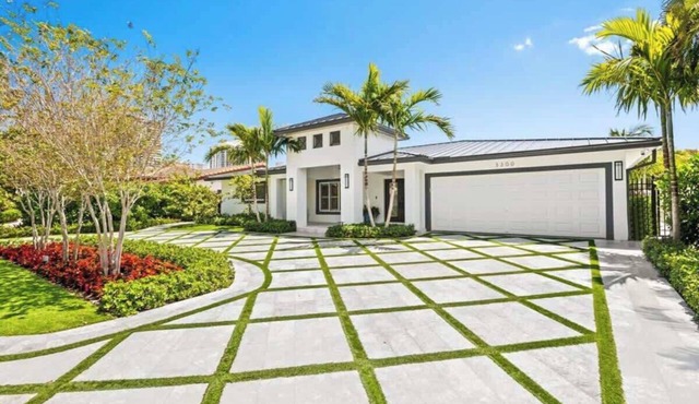 Coral Hall – Where the intracoastal meets luxury
