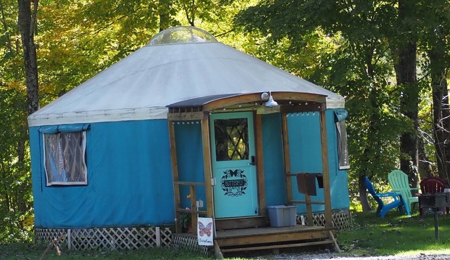 Cosy Family Yurt with Pool Access