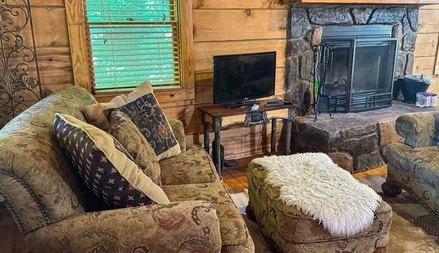 COUNTRY HIDEAWAY - Great Location Near National Park and Community Seasonal Pool