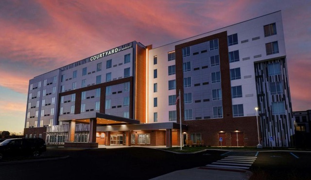 Courtyard by Marriott Indianapolis Fishers