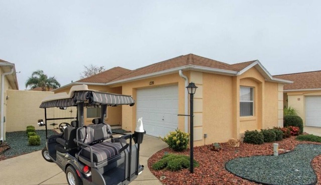 Cozy 2/2 Home Complete with Golf Cart & WiFi and Close to Spanish Springs!