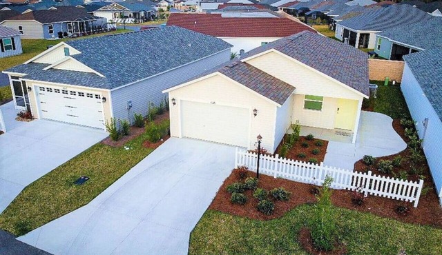 Cozy 2 bedroom 1 bath villa with a sun patio.