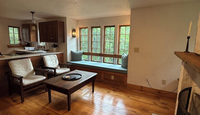 Cozy 2BR Irish Cottage near Battenkill River, Manchester VT & Saratoga