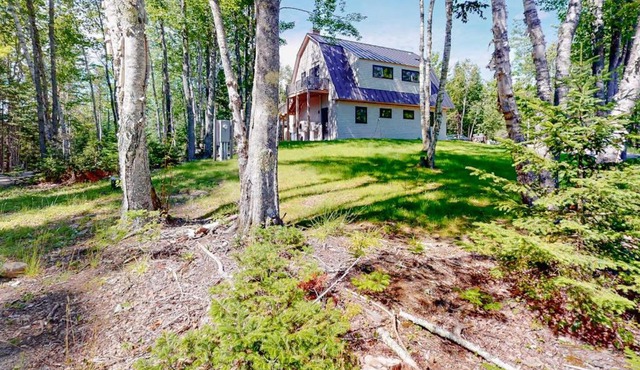 Cozy and modern hideaway - walk to the beach - fast WiFi & washer/dryer