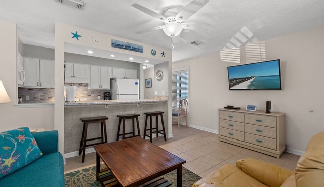 Cozy beachfront condo on the first floor.
