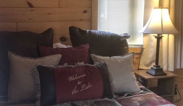 COZY CABIN near East Side Lake George