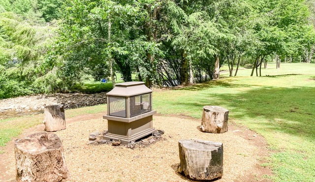 Cozy Cabin on head waters of Hiwassee River