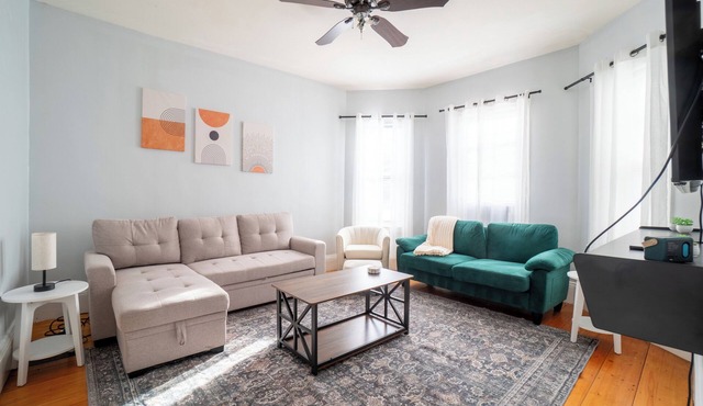 Cozy Davis SQ 4BDs/Free Parking/7 Min to Harvard & MIT/5 Min Walk-Train Station